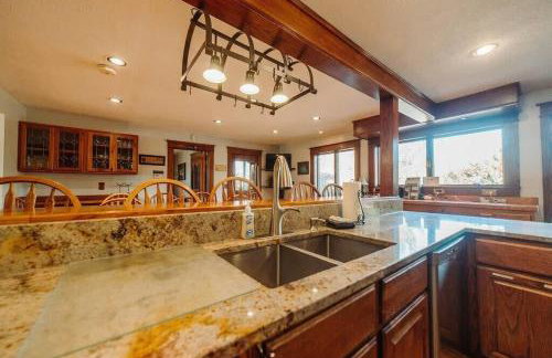 Majestic Home in Hocking wPool Jacuzzi Basketball - Foto 15