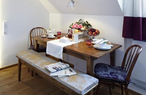 KönigsSCHLAF No5 - Barrierefrei, chic & gemütlich in der Altstadt - Foto 1