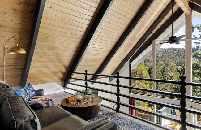 The Matterhorn Manor by Avantstay Harry Potter Inspired A-frame Home w/ Hot Tub & Views - Foto 19