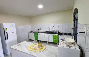 Super Confortável, WiFi Rápido, Garagem Coberta, 2 Banheiros, Suíte, 3 Quartos, Microondas, Cozinha Grande Completa, Mesa de Jantar Grande, Entrada Privativa, Perto do Shopping Pátio Matosinhos, 5 min do Centro Histórico - Foto 28