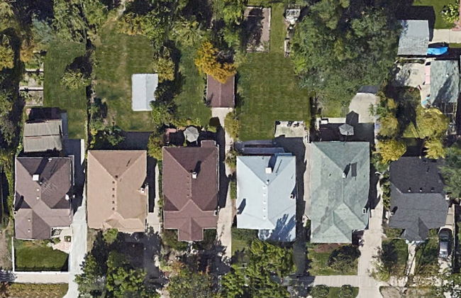 Downtown House with a Big Back Yard - Photo 15