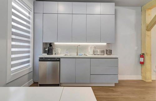 Spacious Central 4BR, Ski & Bike - Photo 17