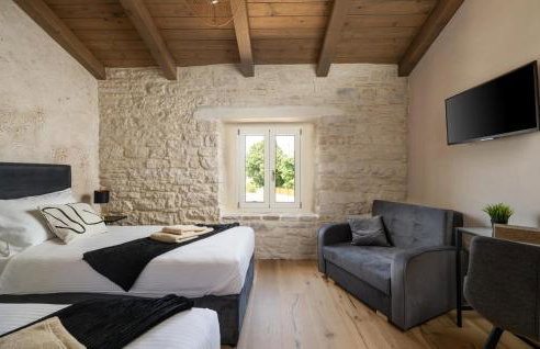 Nice Home In Zminj With Sauna - Photo 38