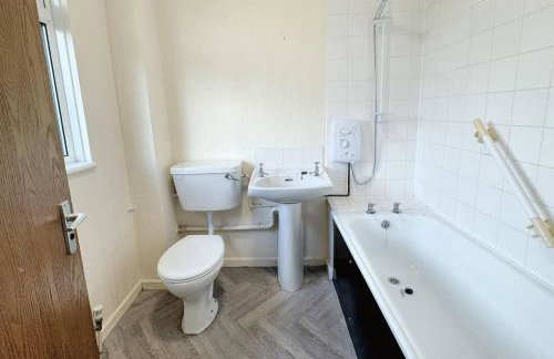 Peterborough Nice House with garden free parking - Foto 20