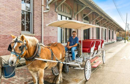 Train Depot - 2 Bed, 1 & Half Bath, Heart of Downtown, Washer & Dryer - Foto 23