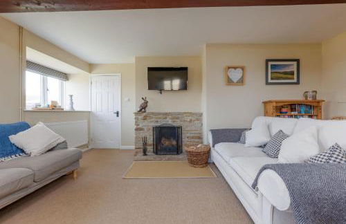 Dorset Farmhouse - Photo 4
