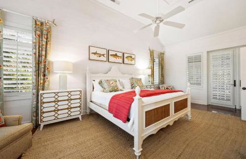 Relax and Enjoy the Spectacular Views in this Picturesque Home home - Foto 10