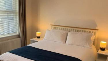 3 Bed Family House Free Parking - Foto 2