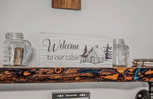 Chesnutt Cabin - Riverfront, Fire Pit, Game Room, Wifi, Screen Porch, View, King Bed - Foto 5