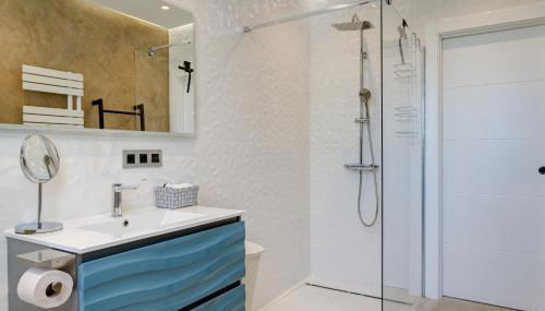 Villa Vista Verde Mijas Golf - Luxury with Optional heated pool & jacuzzi - Photo 3, Shower