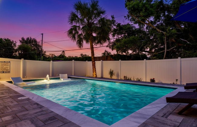 Mova Poolside Escape - Foto 1