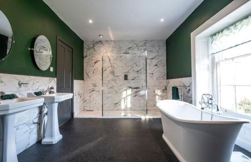 Georgian Country House -Panoramic Views -Sleeps 12 - Photo 43