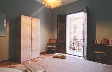 Plaça de l'Almudí, where else! - Foto 13