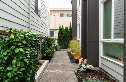Lux Townhome With Parking and Rooftop Putting Green - Foto 34