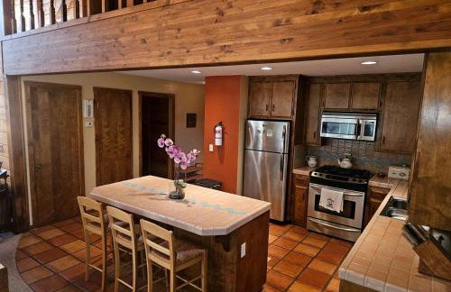 Peaceful Mountain Cabin with Private Lake and Game Room Near Long Barn, California - Foto 2