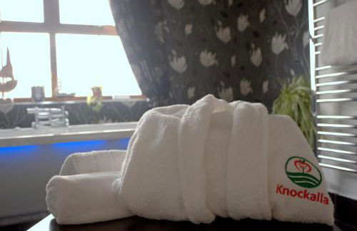 Knockalla luxury property with hot tub suitable for families - Foto 65