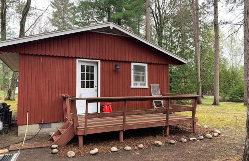 Little Red Cottage in the Woods - Foto 7