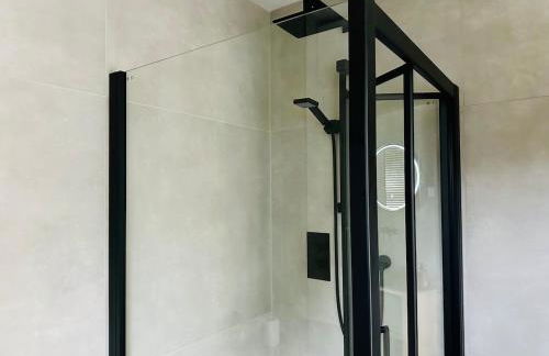 Eco-Friendly Highland Suite with Mountain Views - Photo 22