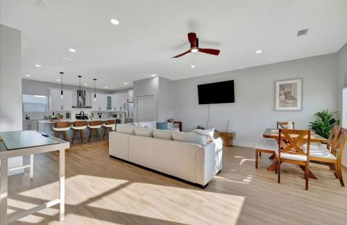 4br3ba Modern Sleeps 10 8 Minutes to Raymond James - Foto 18