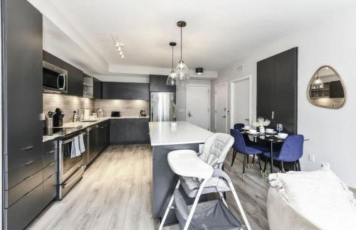 Comfy 2BR Oasis with Scenic Rooftop & Gym - Foto 56