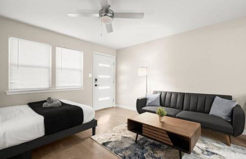 Chic and Cozy Loft near Q2 Stadium & North ATX - Foto 5