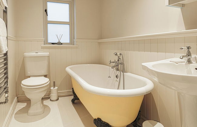 Honeypot Cottage-Lovely Bolthole in Stow - Photo 26