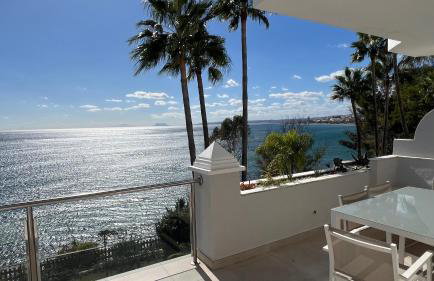 Estepona Beach Front Apartment with Stunning Sea Views - Foto 1