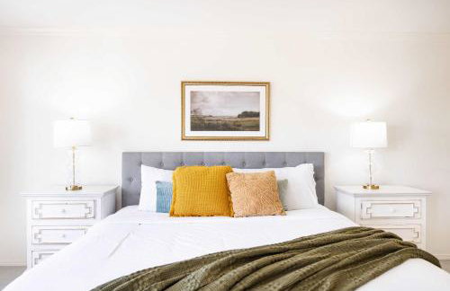 Brier 5BR Retreat w Pool Table Deck Central AC - Foto 31