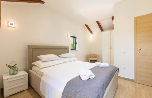 Villa Bella Pietra with private pool, sauna - Photo 29