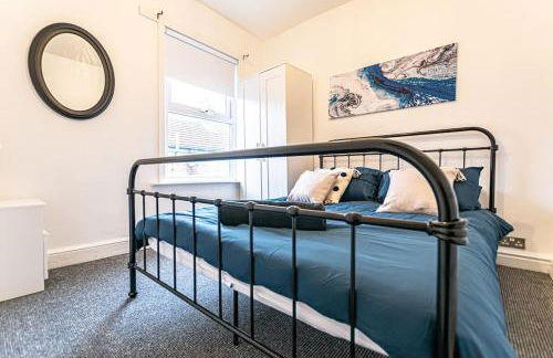 Liverpool city centre house, Free parking - Photo 4