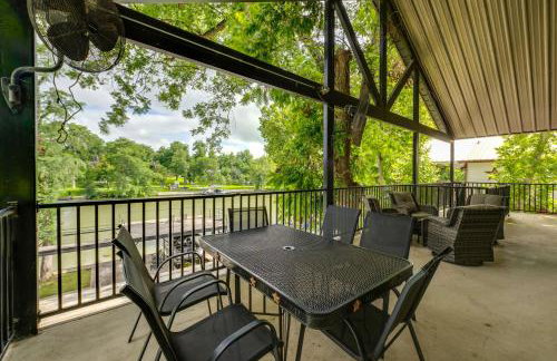 Outdoor Entertainment Space: Home in McQueeney - Foto 26