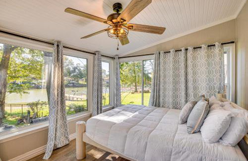 Waterfront Retreat with Hot Tub in Gun Barrel City! - Foto 14