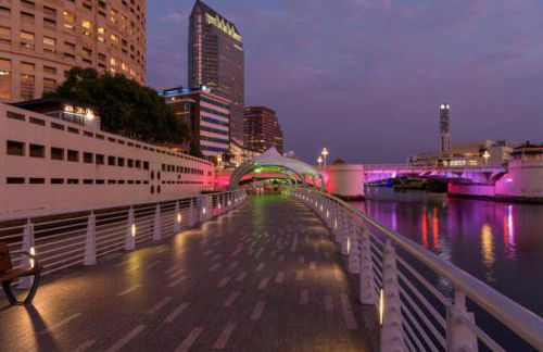 Heart of Tampa Hyde Park 4 Bedroom House - Located Near Hyde Park Village, SoHo and Local Beach - Spacious and Comfortable Stay in Perfect Location - Great for Families and Groups Visiting Tampa Near Airport! - Foto 31