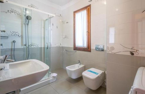 3 Bedroom Nice Home In Albarella Ro - Foto 28