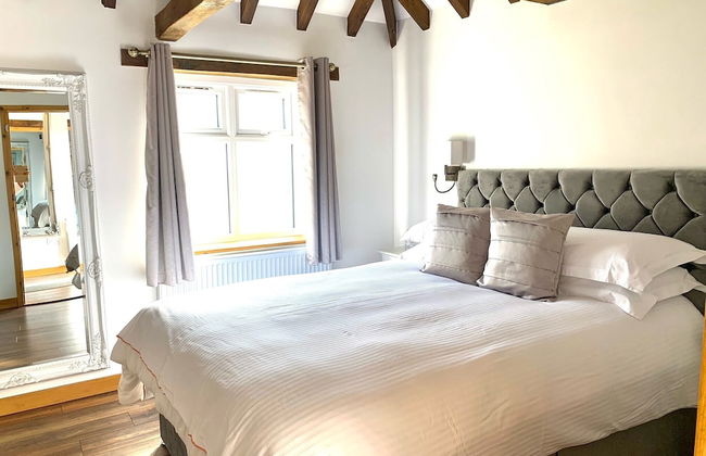 Flint Cottage - Sleeps 6 - Private Woodland - Foto 7