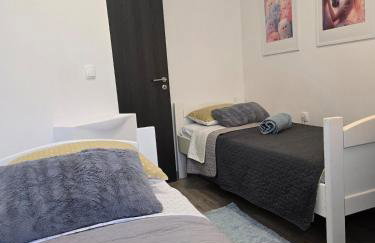 Grey House with heated pool Kričke Drniš - Foto 13