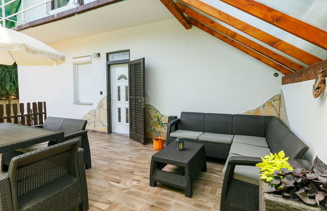 3 bedroom Apartment in Balatonlelle with garden and terrace - Photo 16