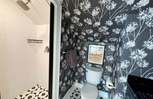 Classy 3-Story Downtown Apt - Great Location - Foto 21