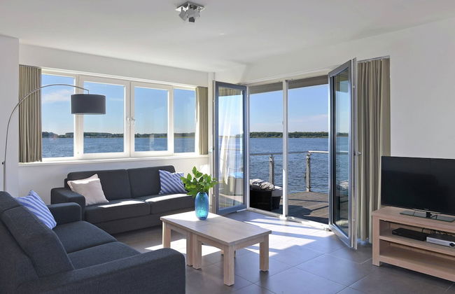 Waterfront Penthouse With Roof Terrace and Private Jetty - Foto 40