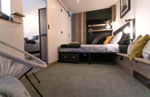 Bumblebee checkout 2pm Frome Longleat Aqua Sana Bath 5 people PRIVACY - Foto 26