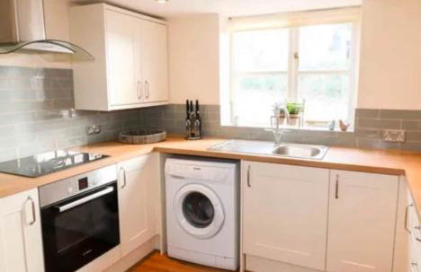 Lovely 2 Bed Victorian Cottage, Denford NN14 - Photo 2