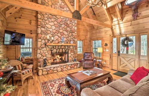 Private Sapphire Valley Resort Cabin with Mtn Views! - Foto 2