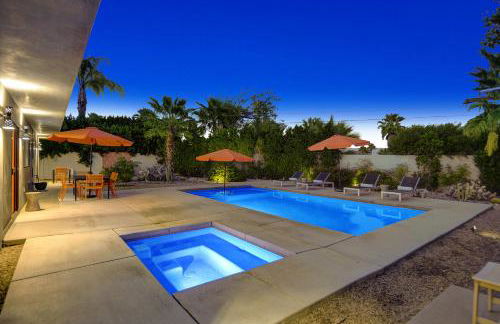 Ultra Luxury Resort Like Compound Pool, Spa, Fire Pit- Close to Everything- 4BD/2.5BTH - Foto 29