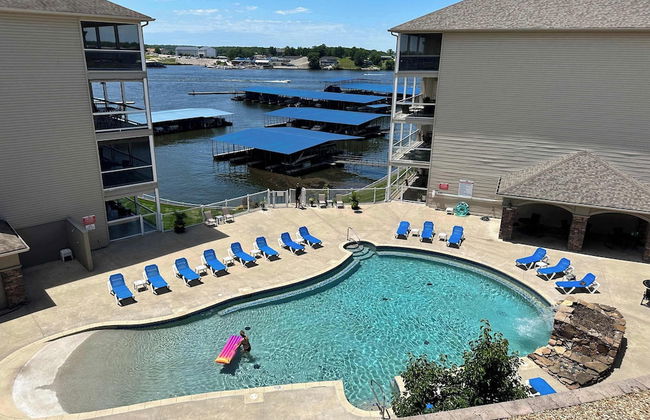 Panoramic Sunset Escape Waterfront Condo for 7! - Photo 21