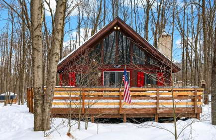 Evergreen Lodge by AvantStay Poconos Lake Cabin Fireplace Large Deck Near Jack Frost Kalahari - Foto 30