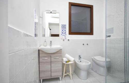 Plaza Suites - Photo 22