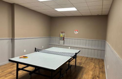 Loon Mountain Retreat with Pool and Hot Tub - Foto 35