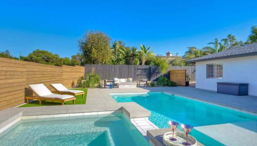 Immaculate 3 BDR in Oceanside - Private Pool & Spa - Photo 2