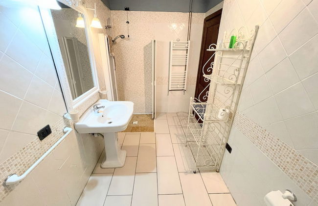 Apt 5 Aircon, Wifi, Infinity Pool, Jacuzzi, Gardens Incredible! Sleeps 4 - Photo 18