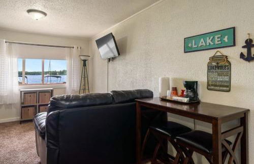 King Suite with Scenic Views at Fife Lake Lodge - Foto 19